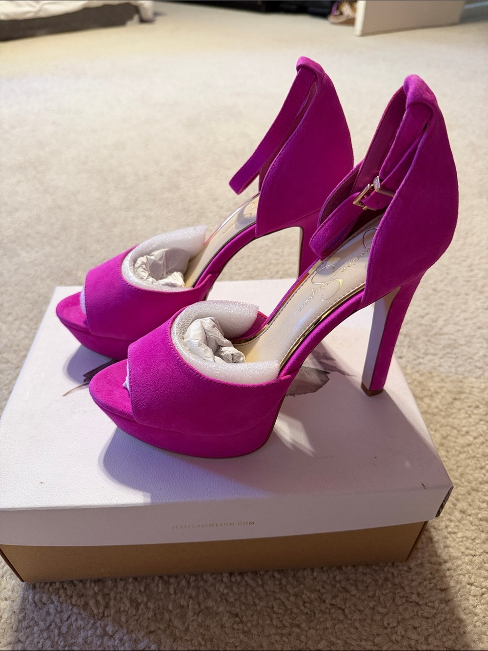 Jessica Simpson JE-Beeya heels